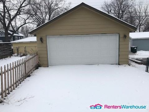 3820 Jackson St NE - Photo 2 of 15