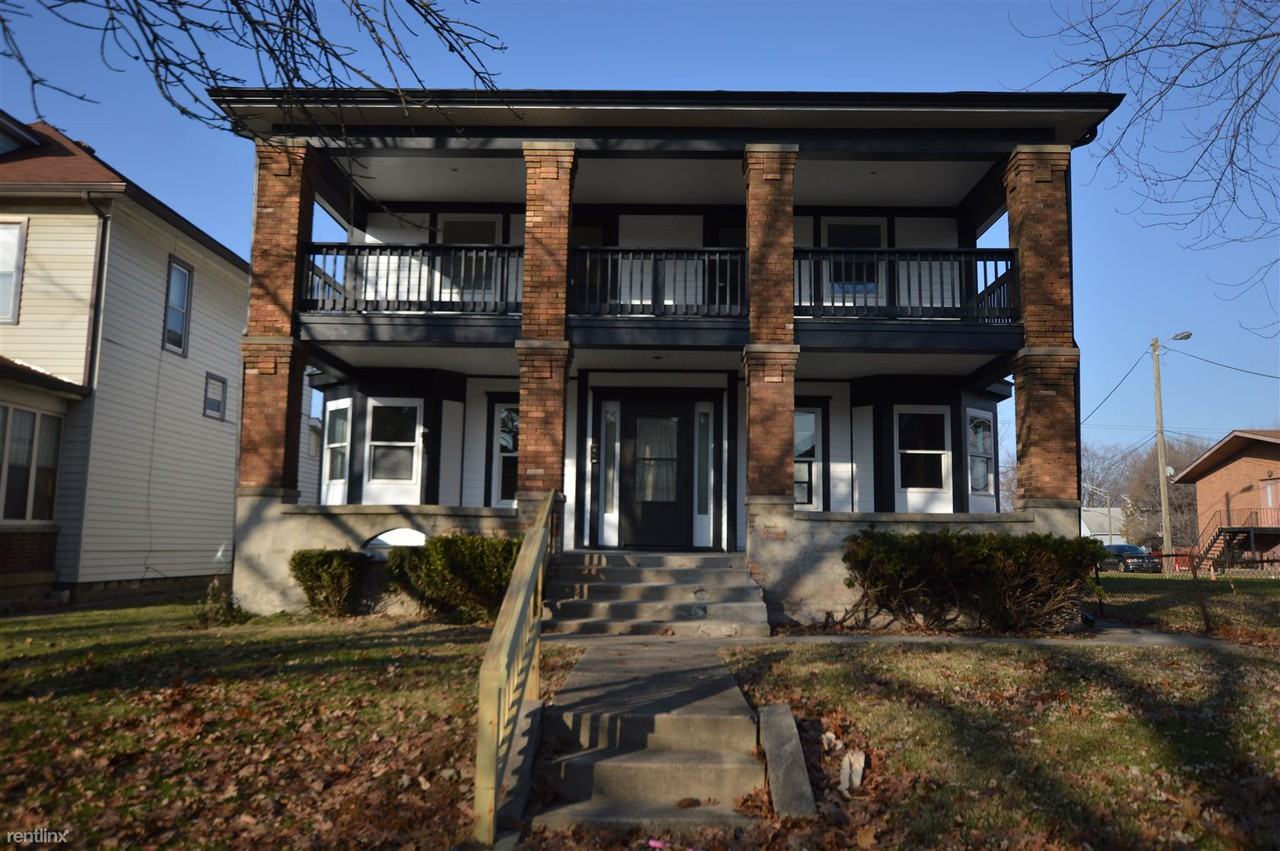 1306 Woodlawn Ave - Photo 2 of 11