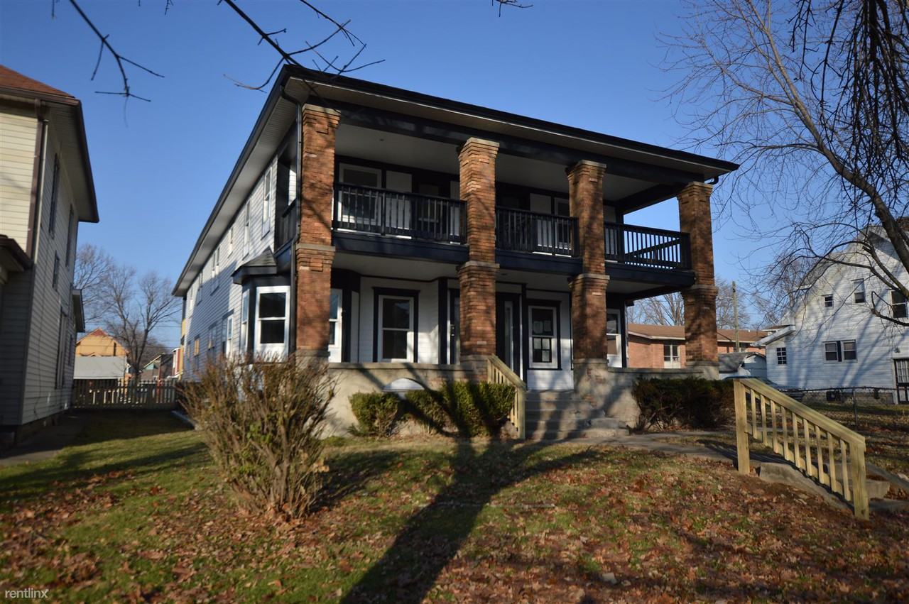 1306 Woodlawn Ave - Photo 3 of 11