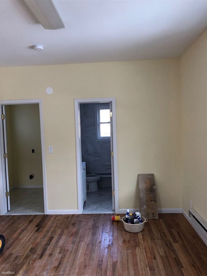 32 Summit Ave - Photo 3 of 5