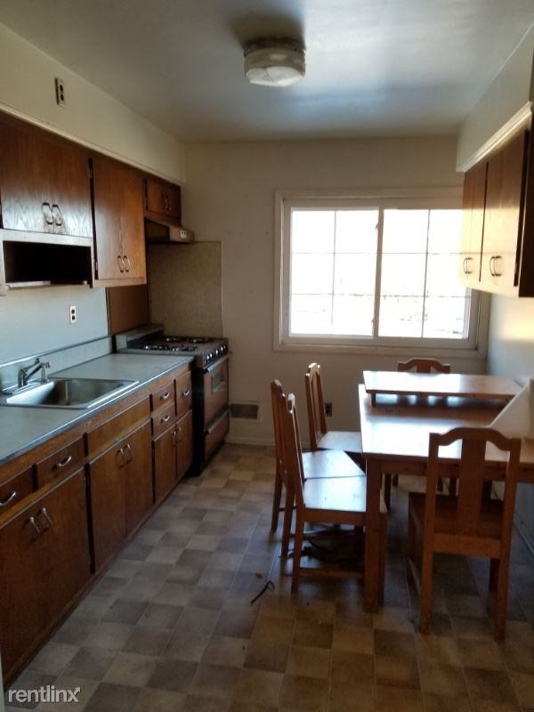 11 W Railroad Ave - Photo 2 of 5