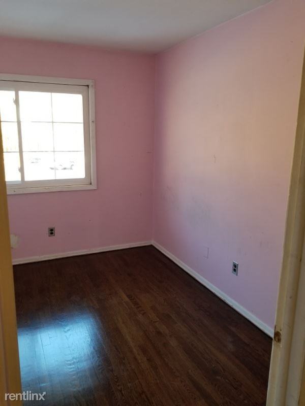 11 W Railroad Ave - Photo 3 of 5