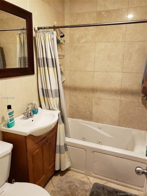 1428 NW 6th Ave - Photo 2 of 8