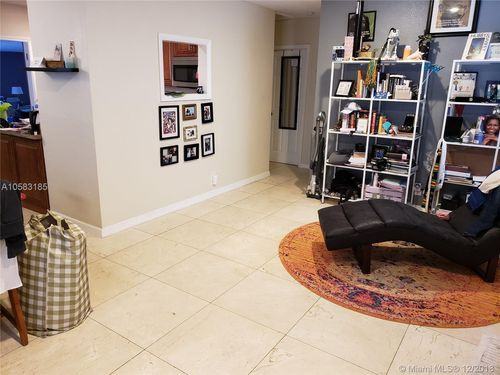 1428 NW 6th Ave - Photo 3 of 8