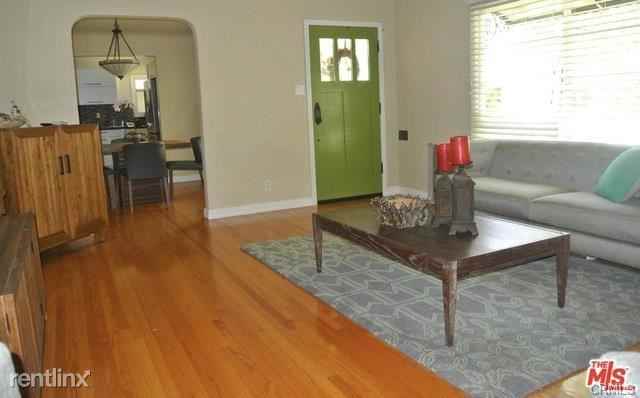 2542 E Glenoaks Blvd - Photo 3 of 12