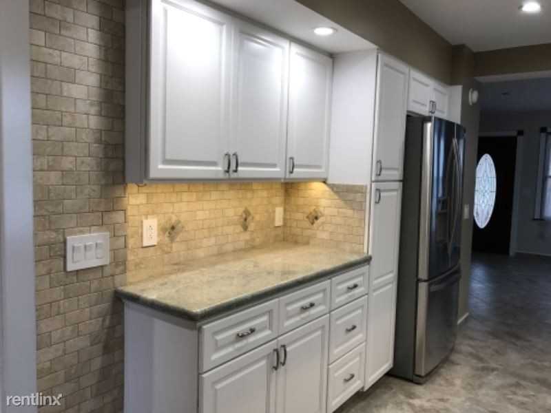 2643 Wilmont Dr - Photo 3 of 14