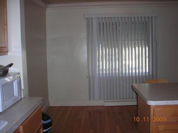 1042 E Warren Ave - Photo 3 of 4