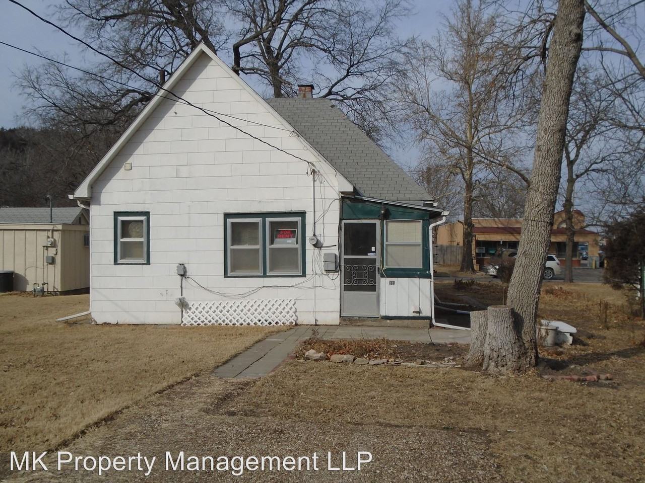 323 Thurston St - Photo 2 of 10