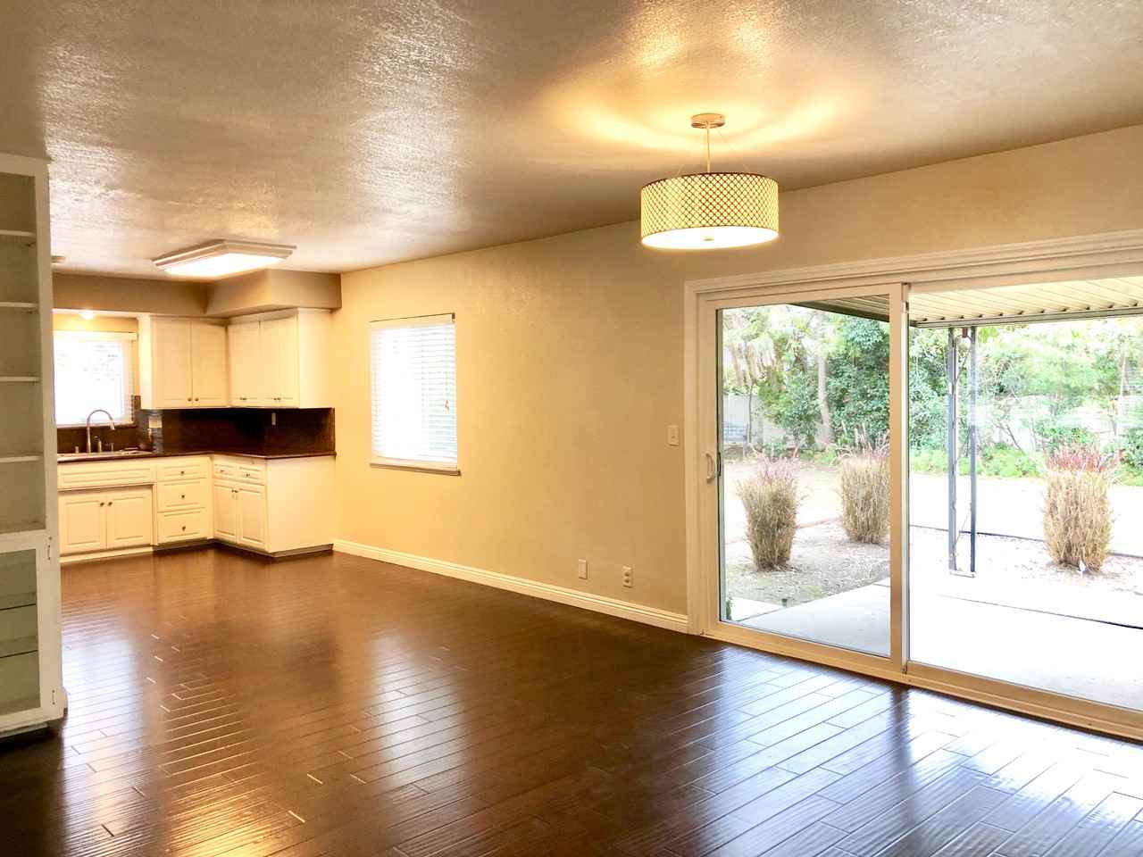 852 Kent Dr - Photo 2 of 8