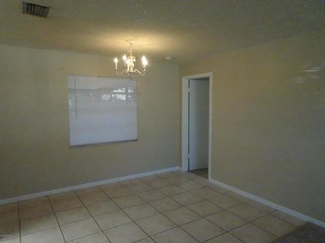1583 White Cap Way
