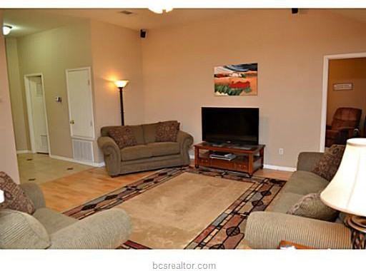 3717 Westfield Dr - Photo 3 of 11