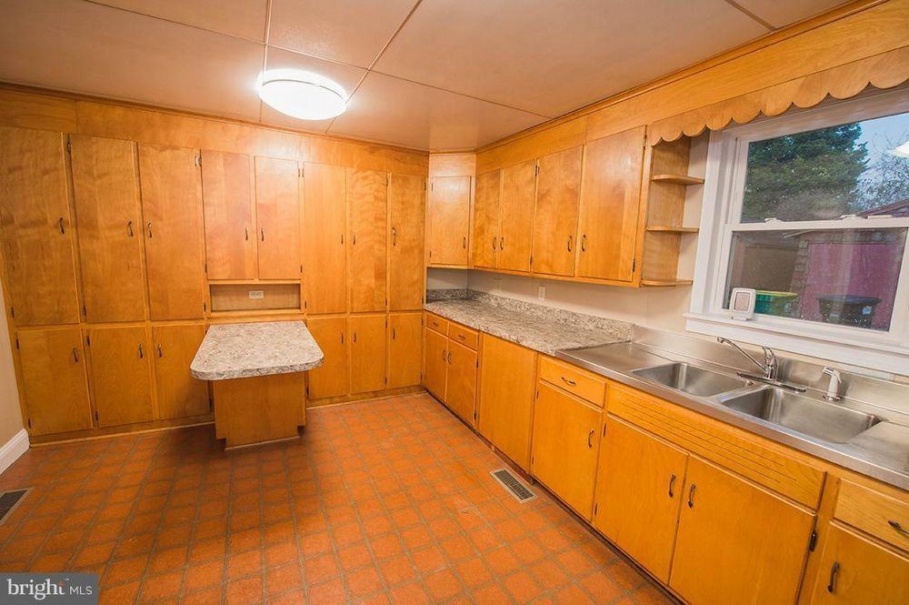 117 S Cannon St - Photo 3 of 12