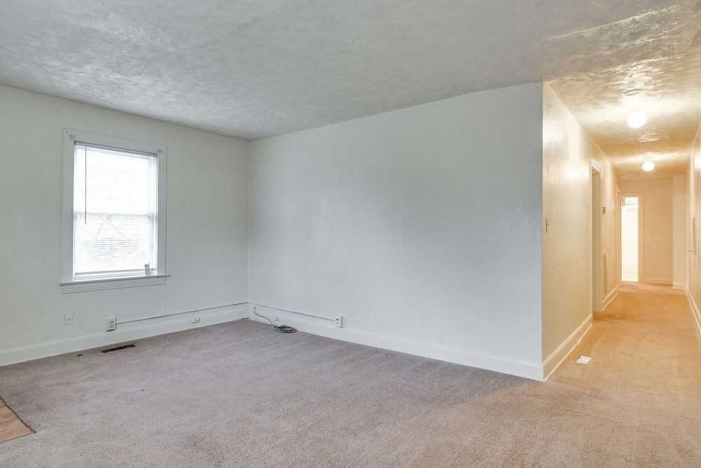 1401 Holly St - Photo 2 of 11