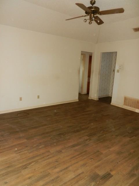 2610 Allencrest Dr - Photo 2 of 10