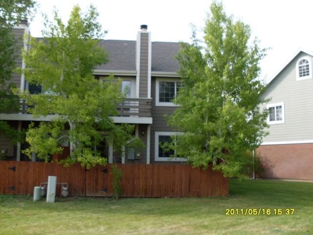 8058 Dry Creek Cir - Photo 3 of 7