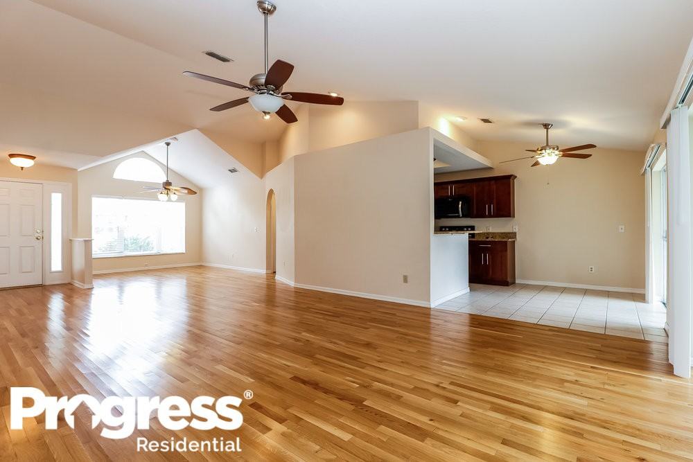 24152 Cross Ln - Photo 2 of 15