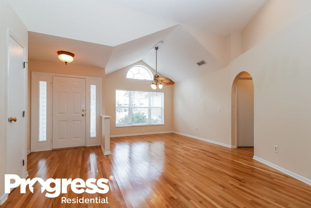 24152 Cross Ln - Photo 3 of 15