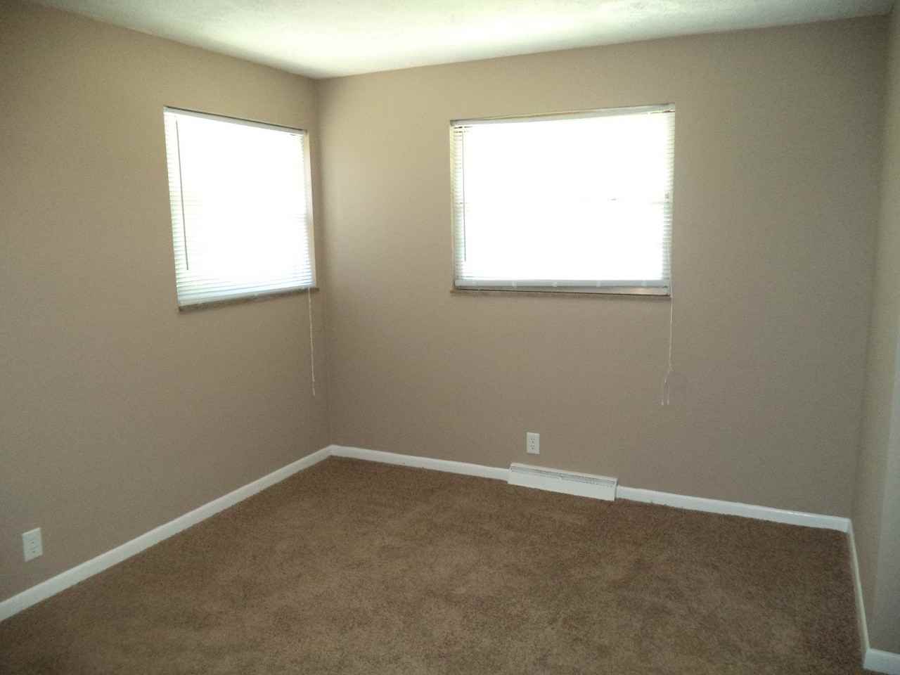 3080 Meeting House Ln - Photo 3 of 19