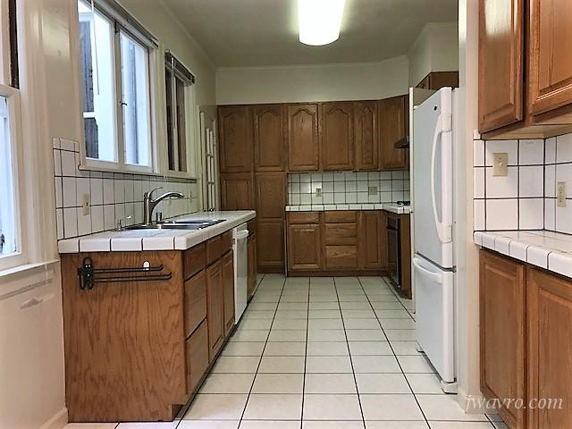 171 Parker Ave - Photo 2 of 11