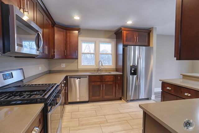 171 Royce Dr - Photo 3 of 34