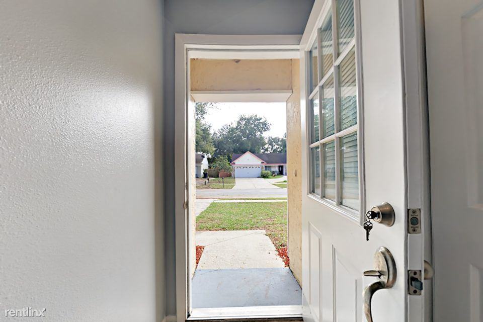 910 Sunridge Point Dr - Photo 3 of 29