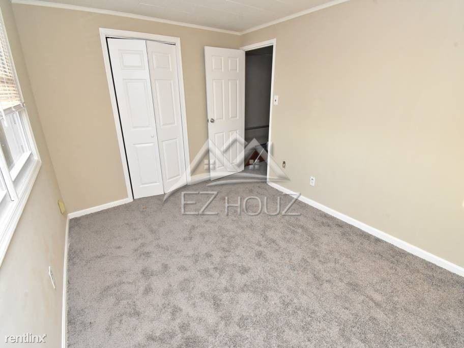 503 Carlsbad Ct - Photo 3 of 16