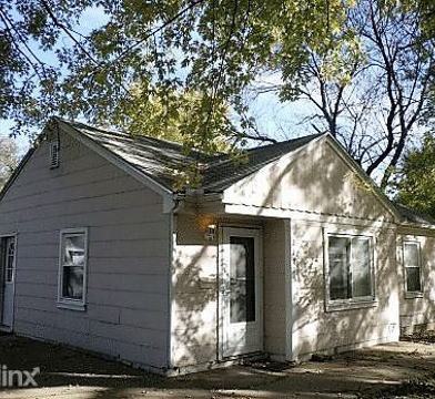 2400 Sw 24th St Topeka Ks 66611 2 Bedroom House For Rent
