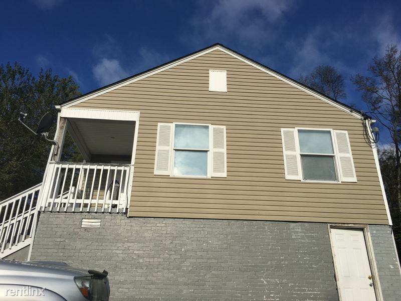 2037 Saxton Ave - Photo 3 of 7