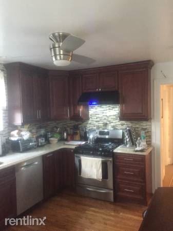Beautifully Renovated 3 Bedroom 2 Bathroom Duplex Apartment - Parking - Laundry / Elmsford - Photo 2 of 2