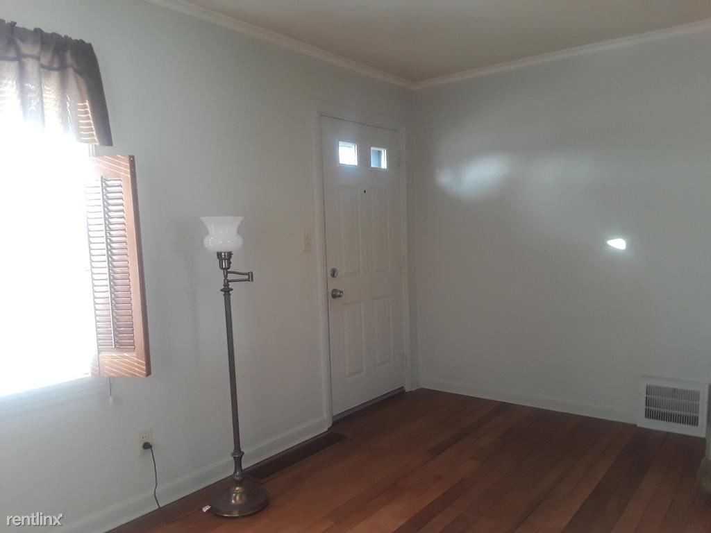 231 Waverly St - Photo 2 of 8