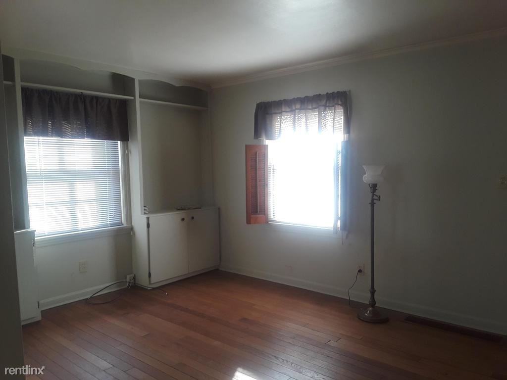 231 Waverly St - Photo 3 of 8