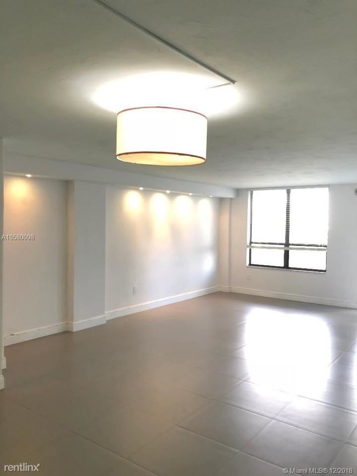 10185 Collins Ave - Photo 2 of 8