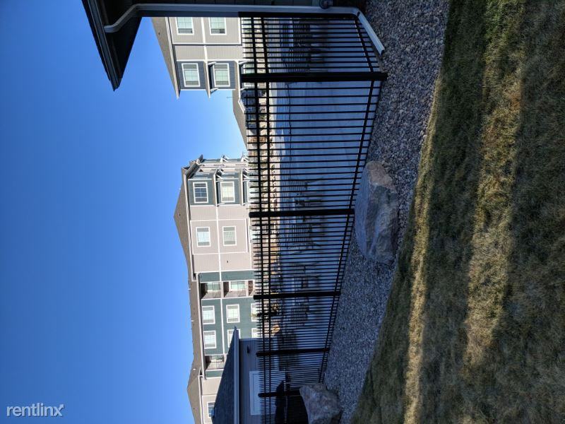 11371 Arbor St - Photo 2 of 3