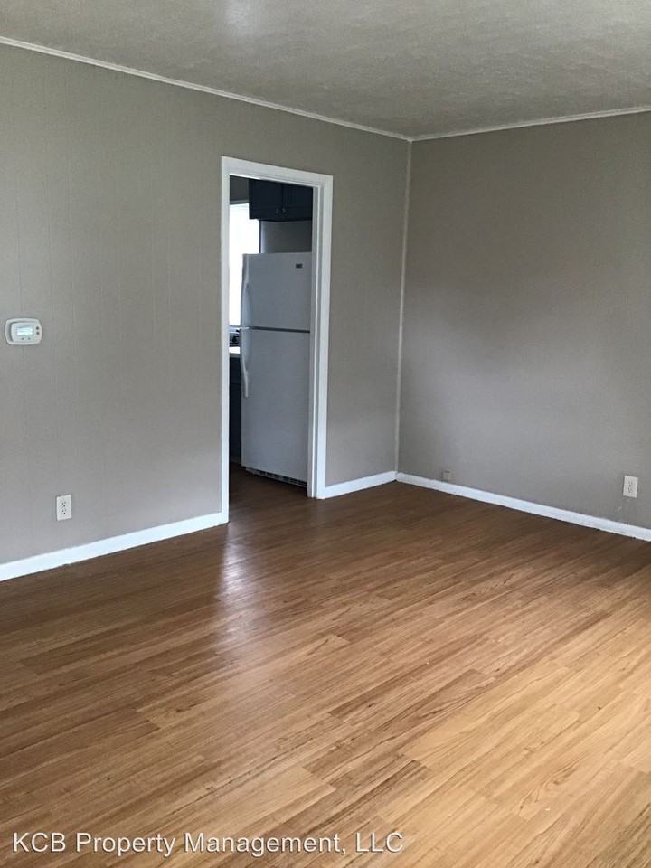 2206 N 23rd St - Photo 2 of 8