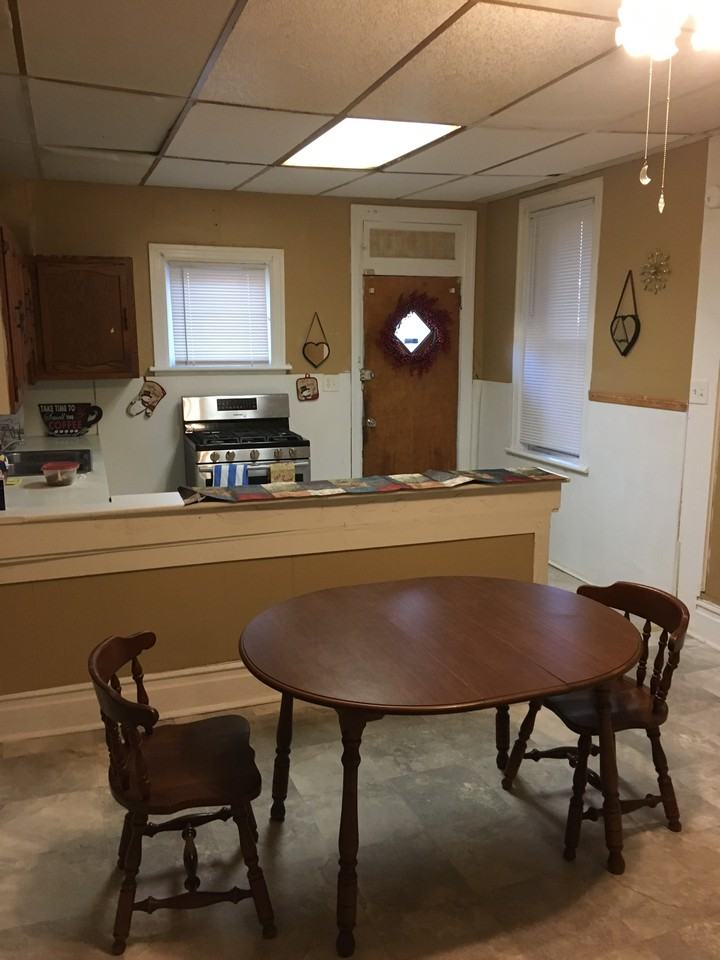 127 Royal Terrace - Photo 3 of 7