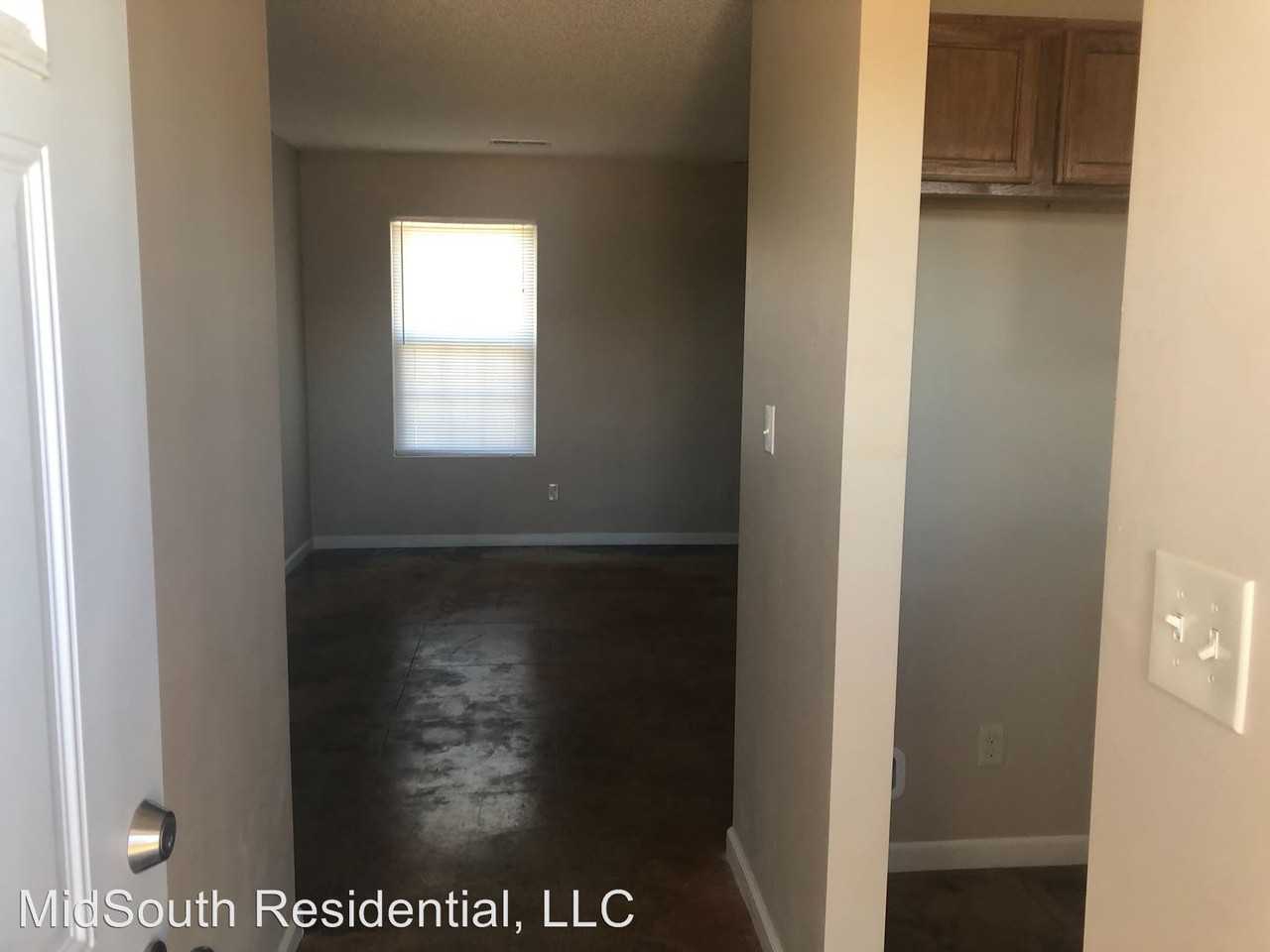 1956 Wooten St - Photo 2 of 4