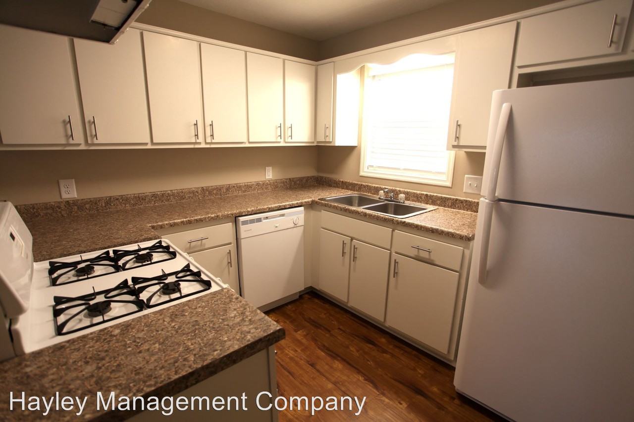 1303 Glenn Circle - Photo 2 of 4