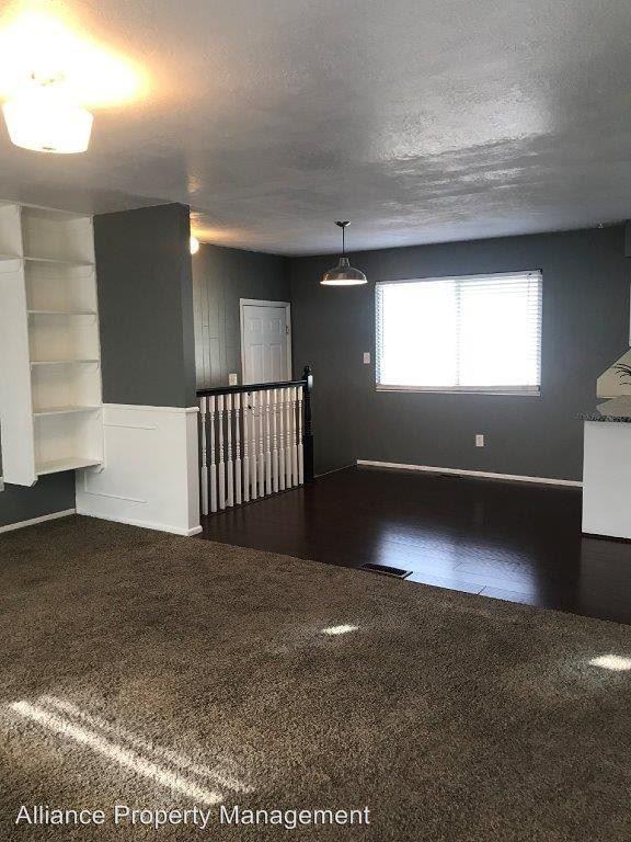 3779 900 W - Photo 3 of 15