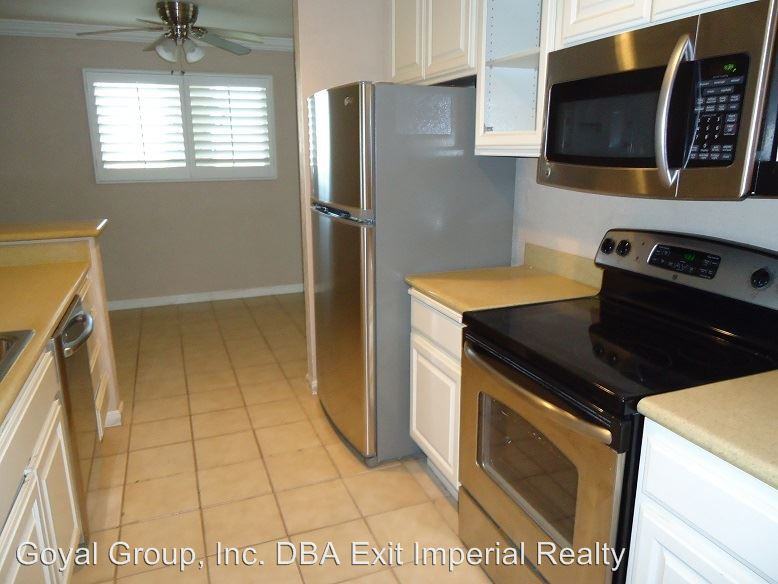 1340 Barbara Worth Dr - Photo 3 of 6