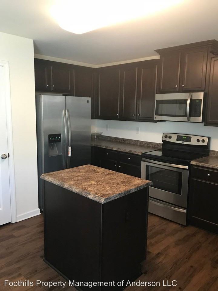 16 Ravencrest Drive - Photo 2 of 14