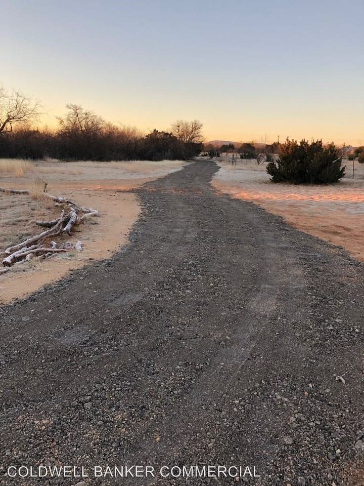 5418 FM707 - Photo 2 of 10