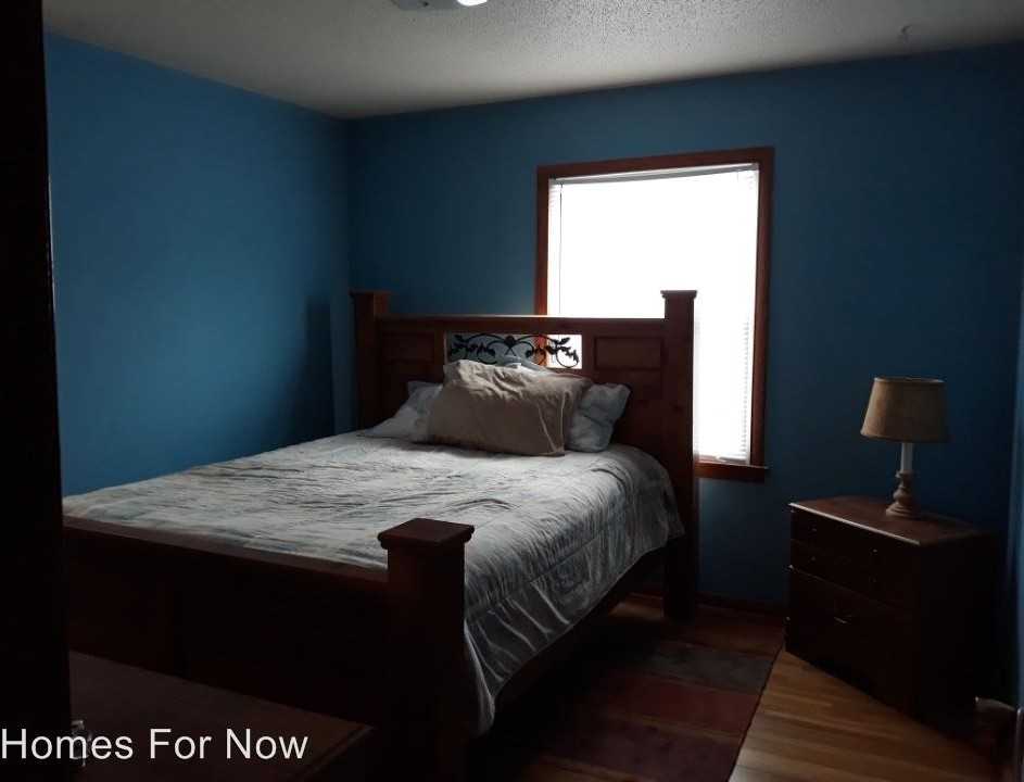 3124 Maryland Ave S - Photo 3 of 11