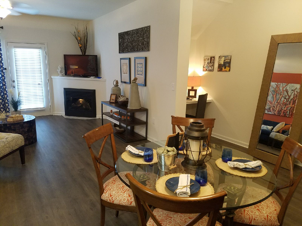 Marcus Pointe Apartments - Photo 2 of 38