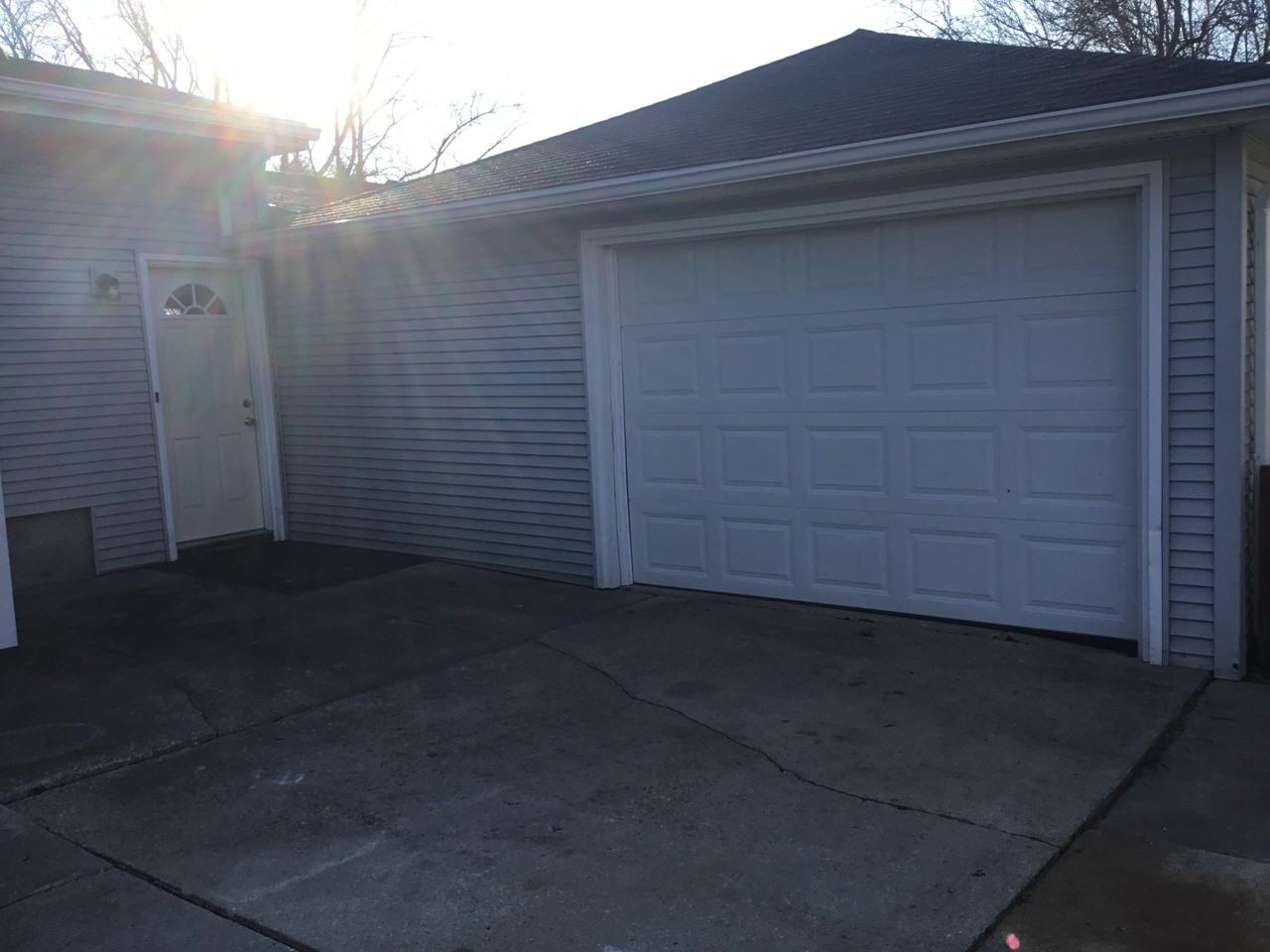 3130 N 11th St - Photo 2 of 26