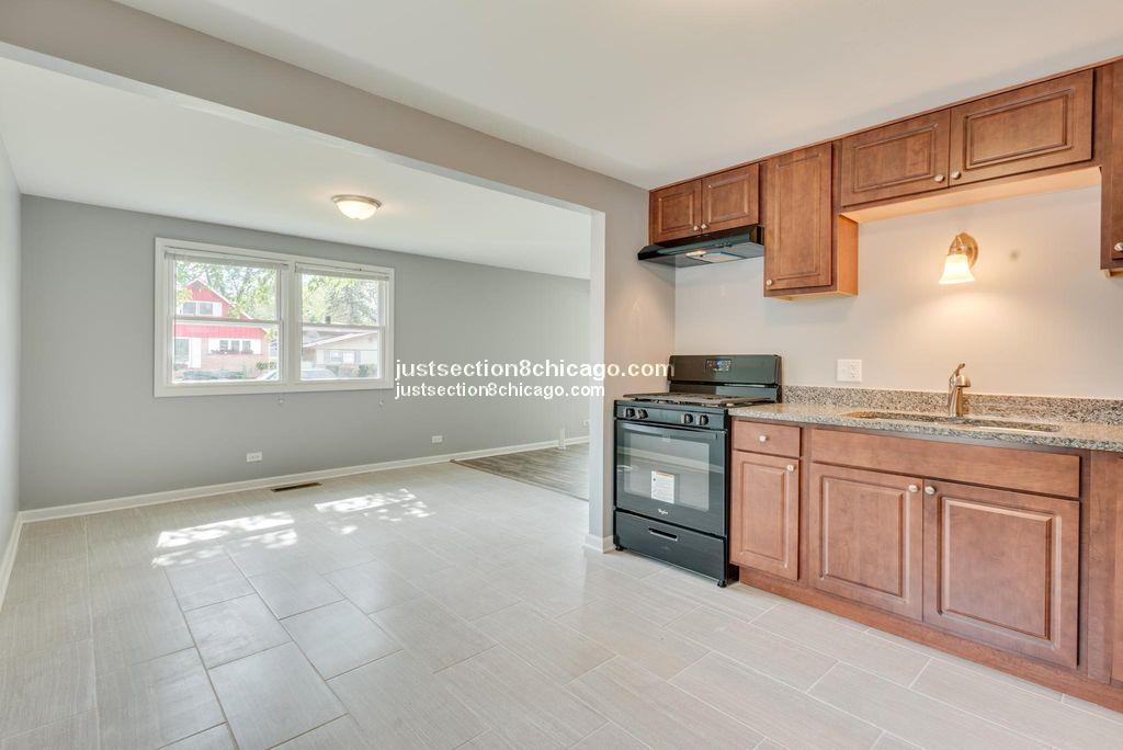 3824 168th Pl #SFH - Photo 3 of 10