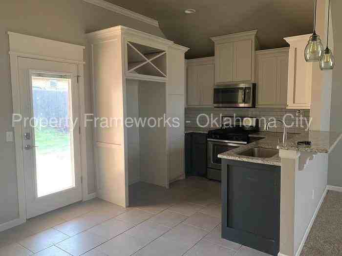 8700 SW 36 Terrace - Photo 3 of 4