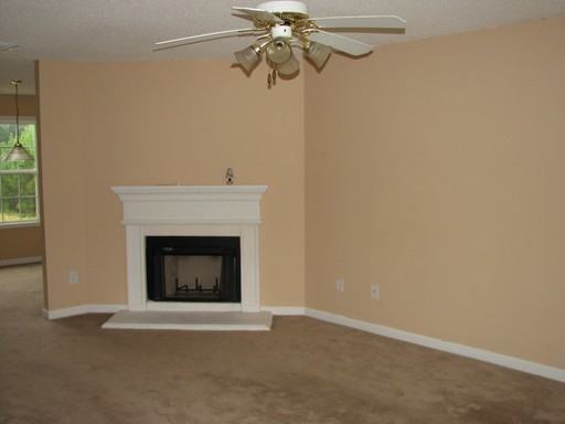2015 Ivy Ln - Photo 3 of 7