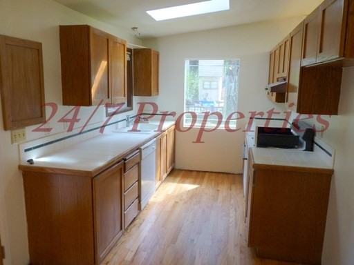 16443 SW Inverurie Rd - Photo 2 of 5