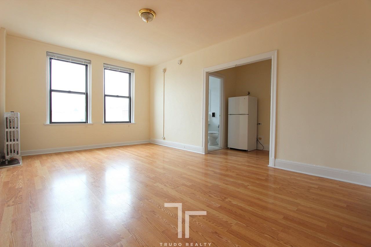 2779 North Milwaukee Avenue - Photo 2 of 5