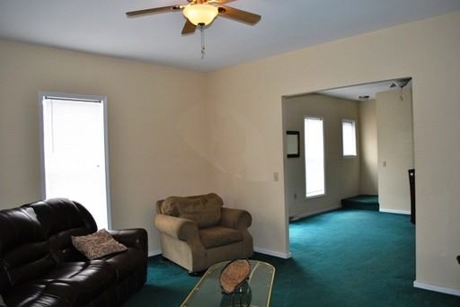 105 Underwood St - Photo 2 of 15